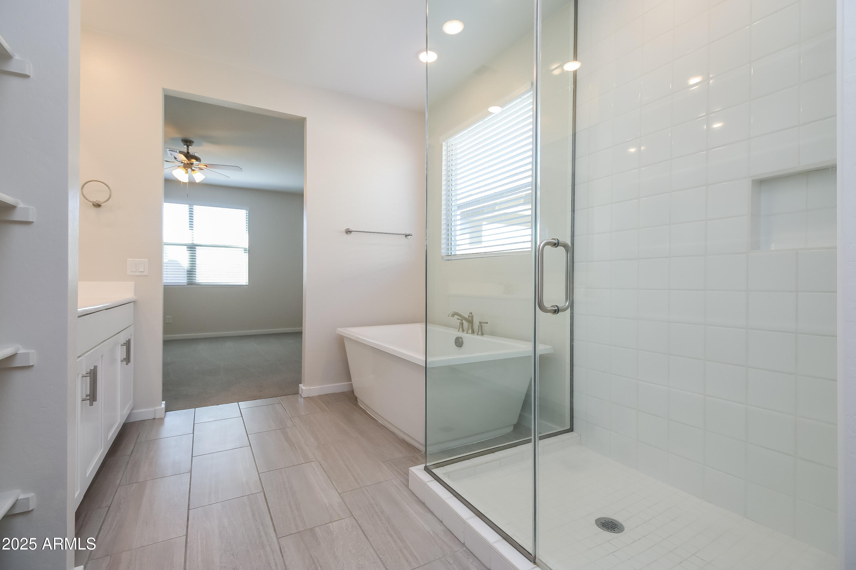 22463 Rosa Road Queen Creek, AZ 85142 - Photo 15 of 26 015-photo-main-bathroom-14383353