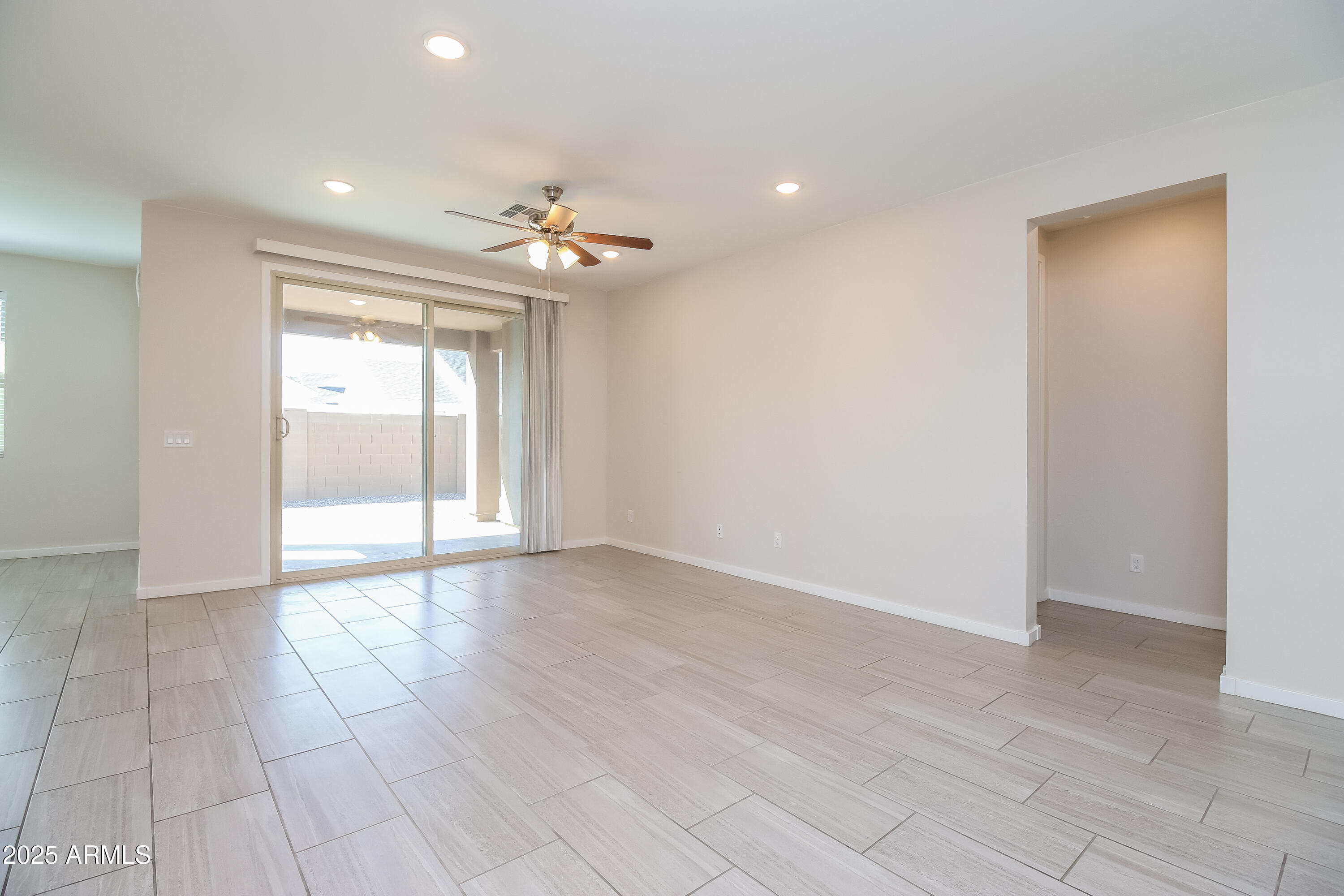 22463 Rosa Road Queen Creek, AZ 85142 - Photo 3 of 26 003-photo-living-room-14383365