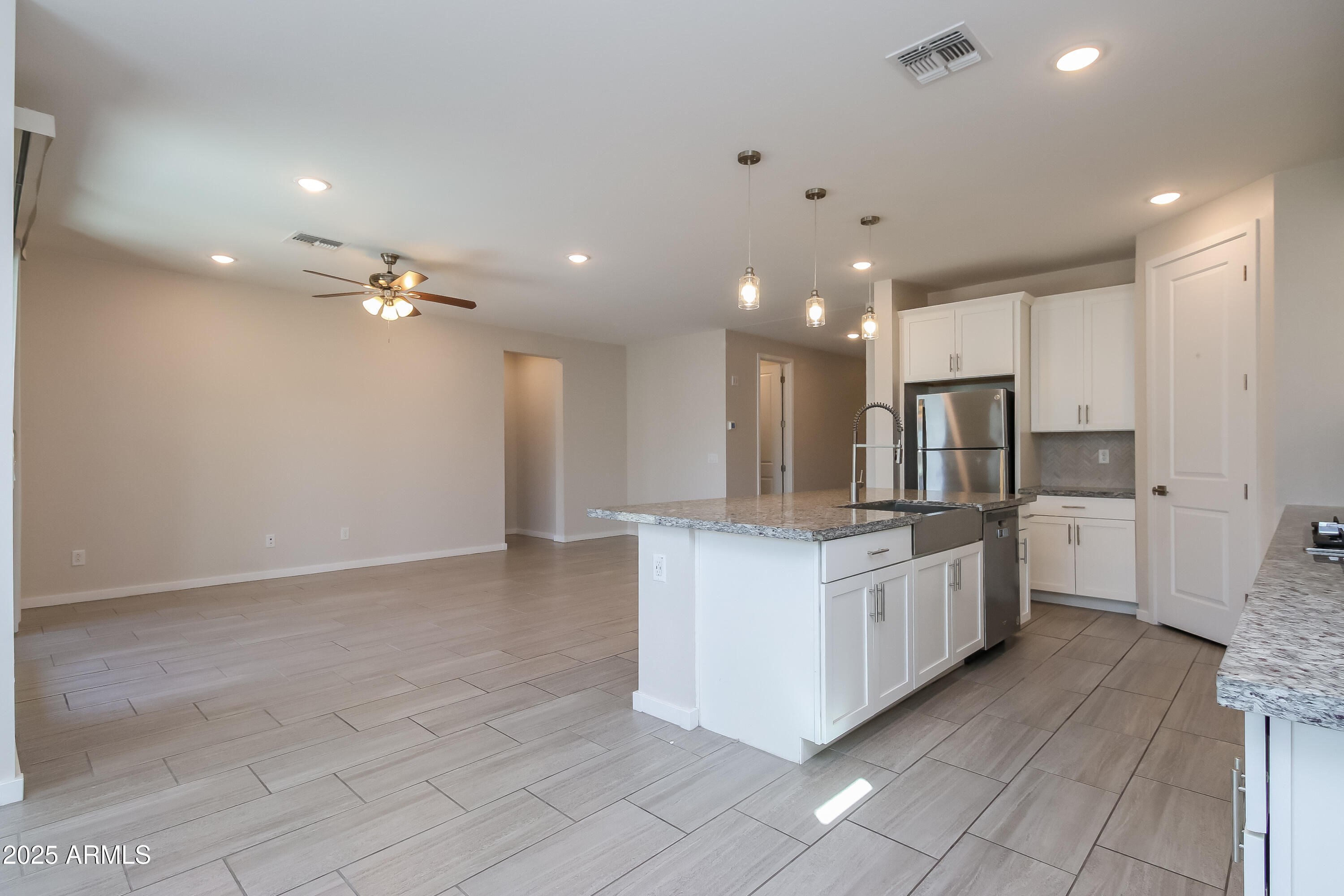 22463 Rosa Road Queen Creek, AZ 85142 - Photo 10 of 26 010-photo-kitchen-14383348