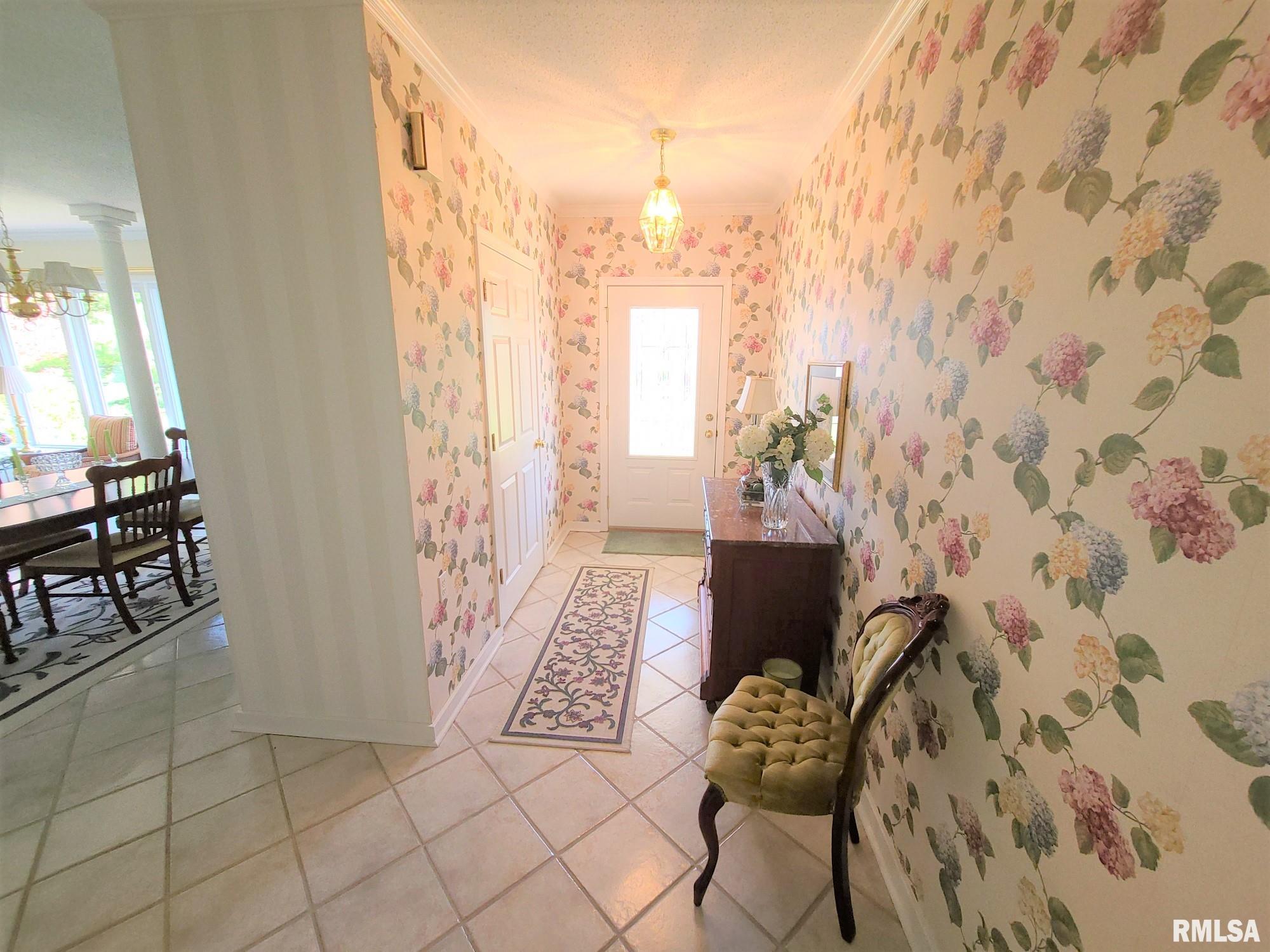 1314 Edgehill Road Jacksonville, IL 62650 - Photo 16 of 31 Gallery Image 16