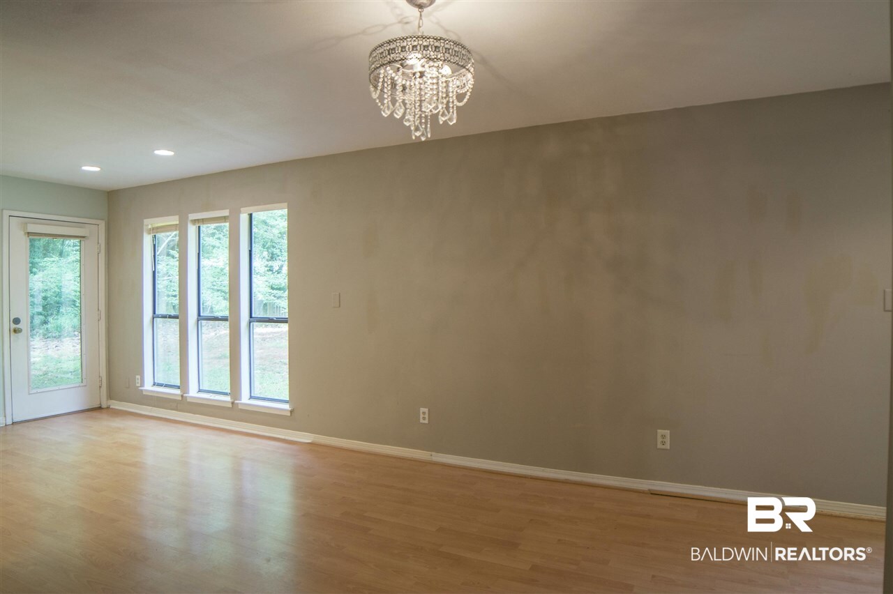 7255 Jay Lane Fairhope, AL 36532 - Photo 9 of 45 Dining Area