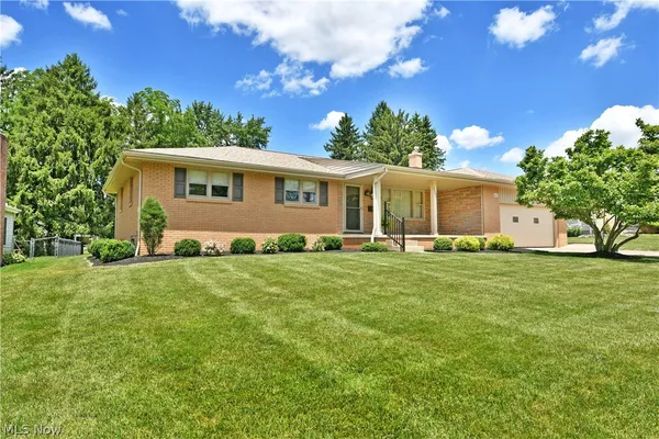 $275,000 | 6662 Appleridge Drive, Youngstown, OH 44512