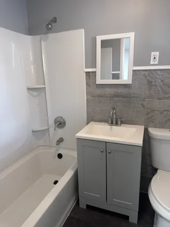 $1,500 | 68 Maltby Street, Unit 2, Shelton, CT 06484