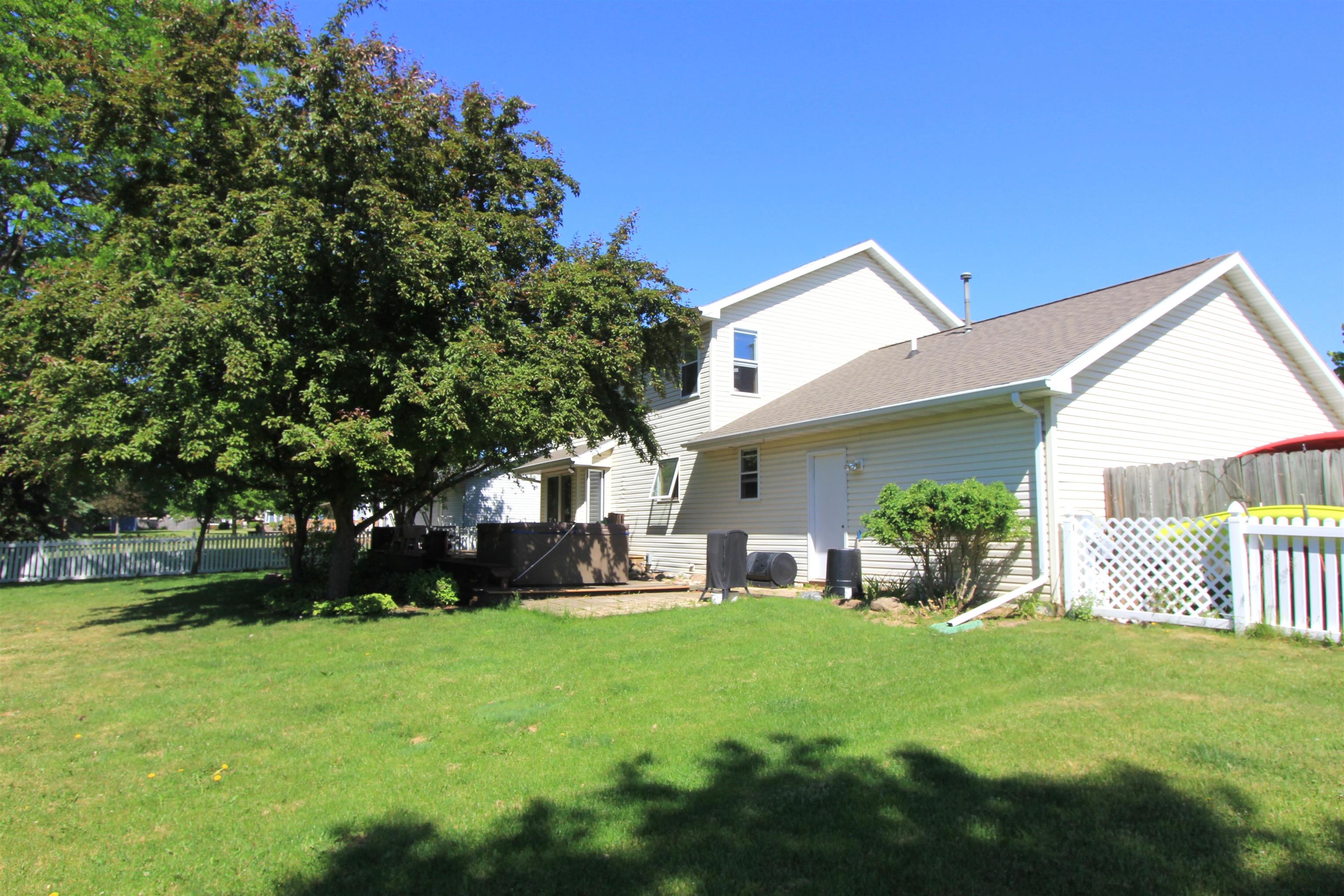 2933 Sunray Lane Green Bay, WI 54313 - Photo 22 of 25