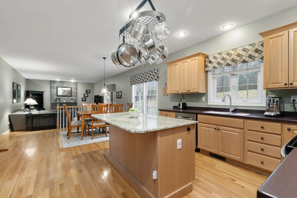 9 Danforth Lane Bolton, MA 01740 - Photo 9 of 42