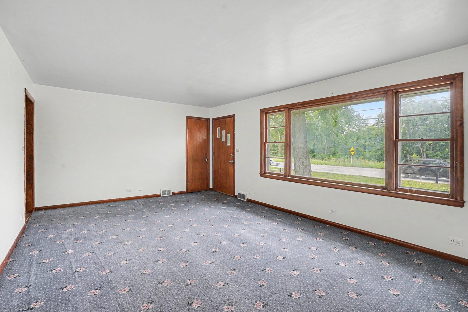 125 South River Road North Aurora, IL 60542 - Photo 3 of 15