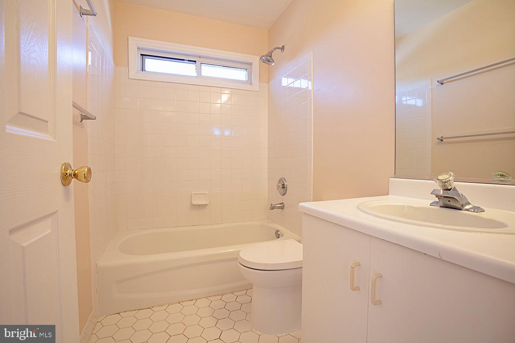 10 Manley Road Pennington, NJ 08534 - Photo 17 of 26