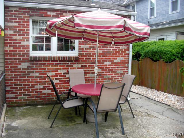 124 Chestnut Street Coplay, PA 18037 - Photo 3 of 16 Gallery Image 3