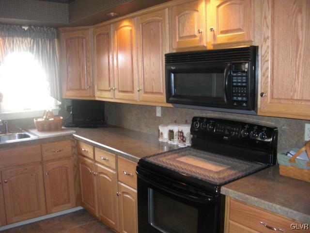 124 Chestnut Street Coplay, PA 18037 - Photo 6 of 16 Gallery Image 6