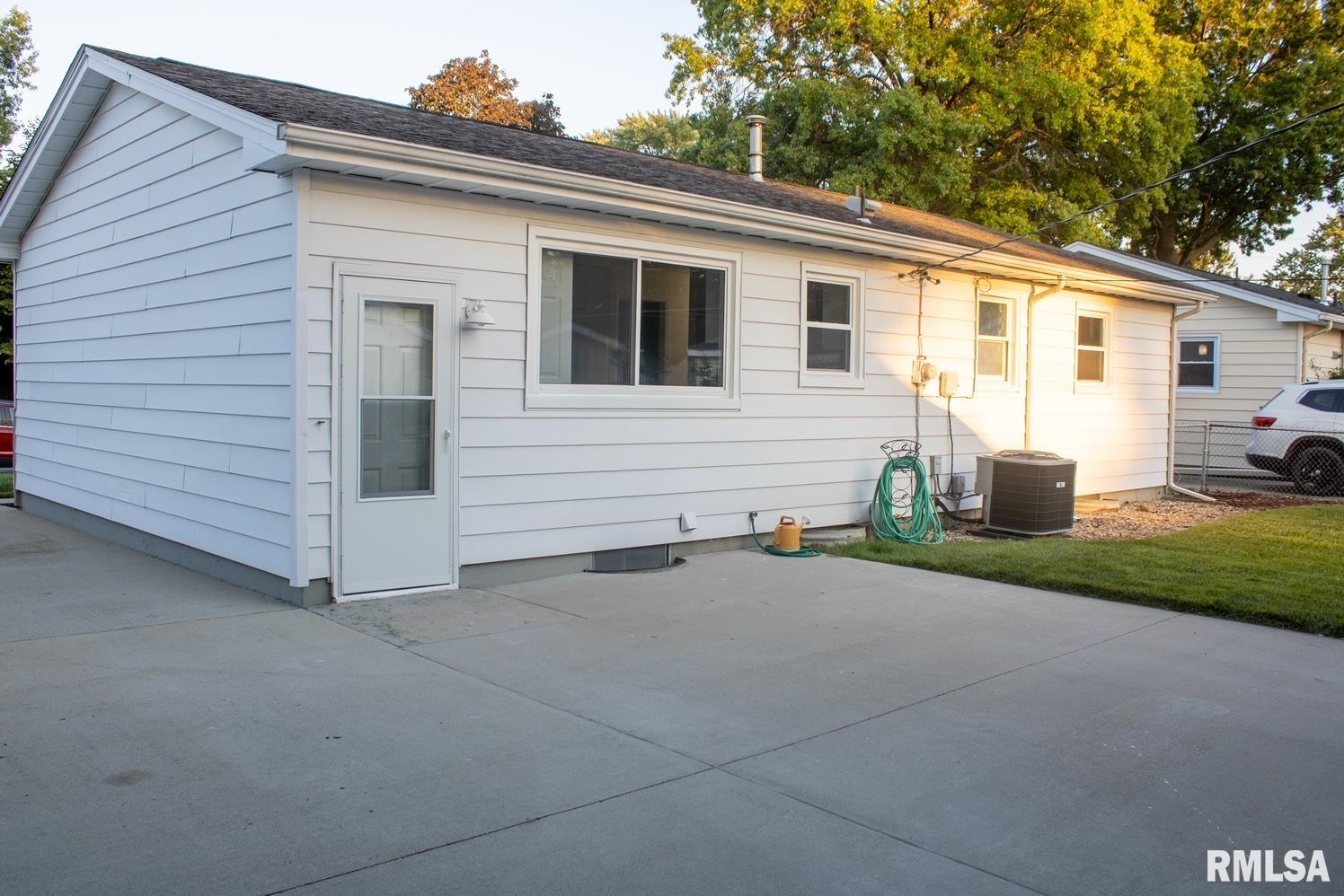 73 Foresters Lane Springfield, IL 62704 - Photo 2 of 15 Gallery Image 2