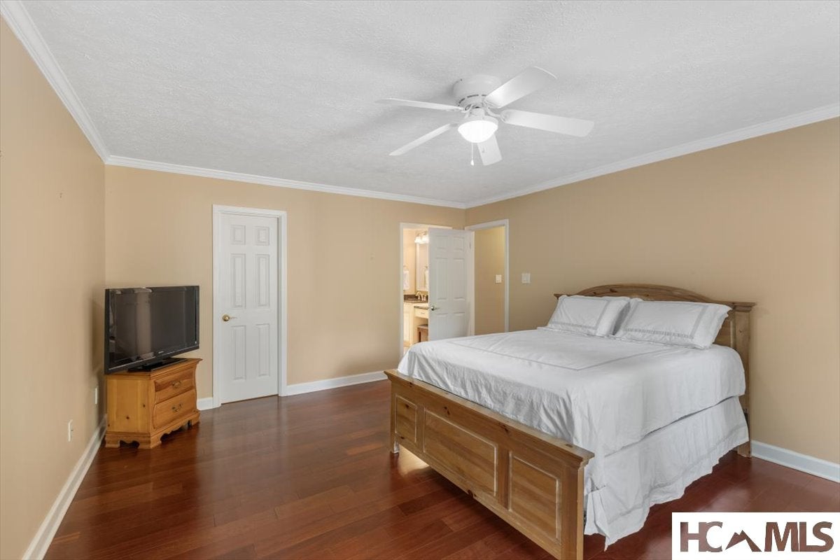 341 Trays Island Road Sapphire, NC 28774 - Photo 47 of 64 Gallery Image 47
