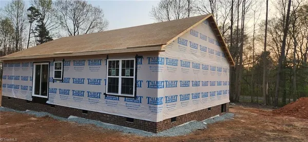 $289,900 | 6331 New Centre, Seagrove, NC 27341