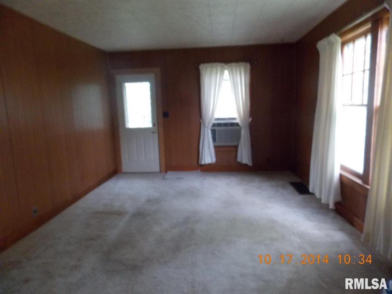 704 Hacker Street Buffalo, IA 52728 - Photo 2 of 10 Gallery Image 2