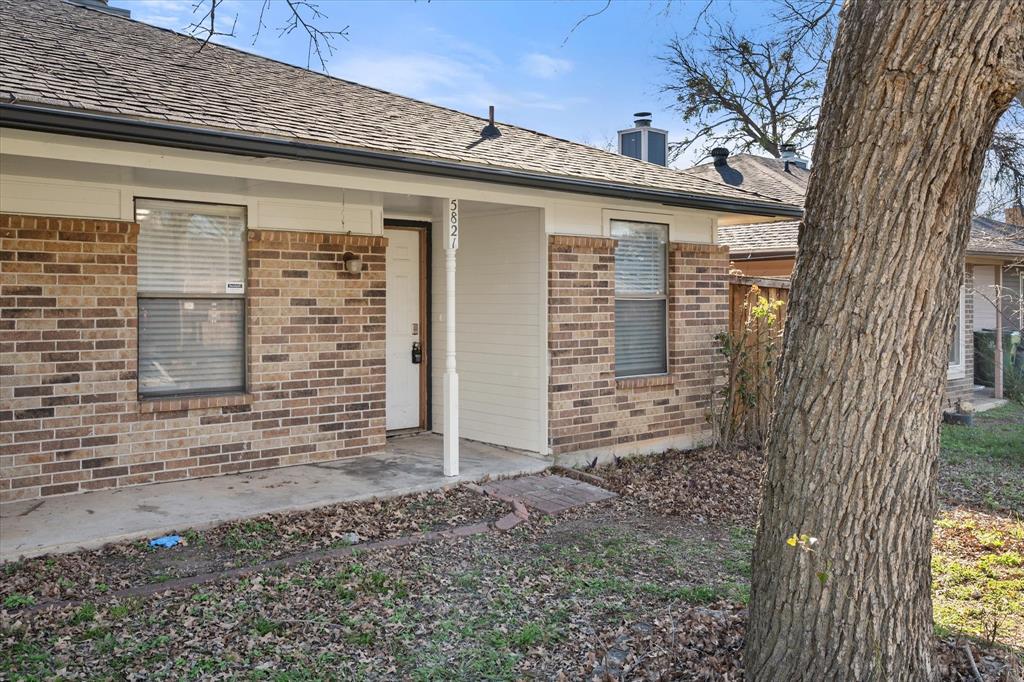 5821 Mansfield Road Arlington, TX 76017 - Photo 3 of 24 a view of front door of house