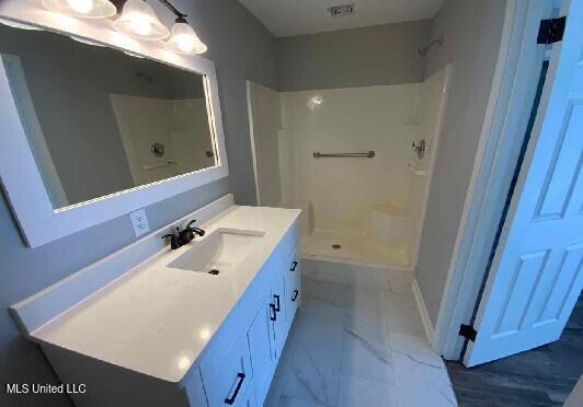 737 Cox Avenue Holly Springs, MS 38635 - Photo 7 of 11 bath room 2