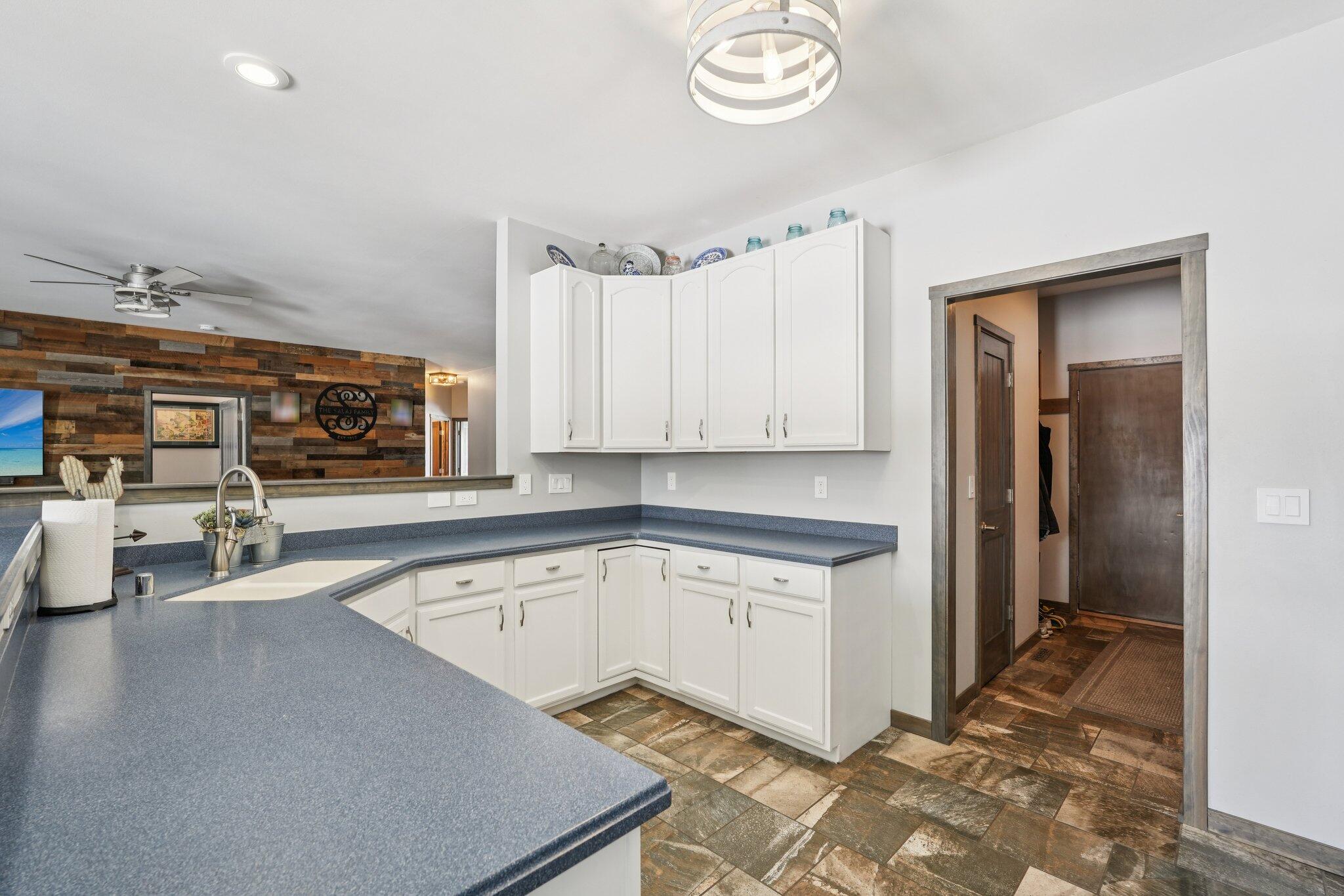 N8333 Whippoorwill Road Ixonia, WI 53036 - Photo 4 of 20 Kitchen
