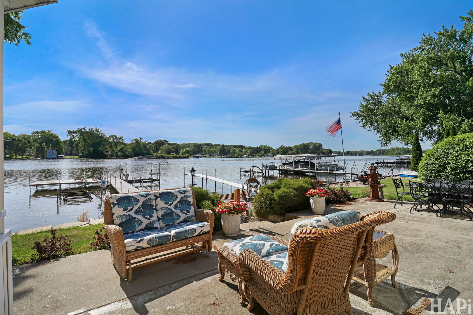 716 South Riverside Drive McHenry, IL 60050 - Photo 5 of 57
