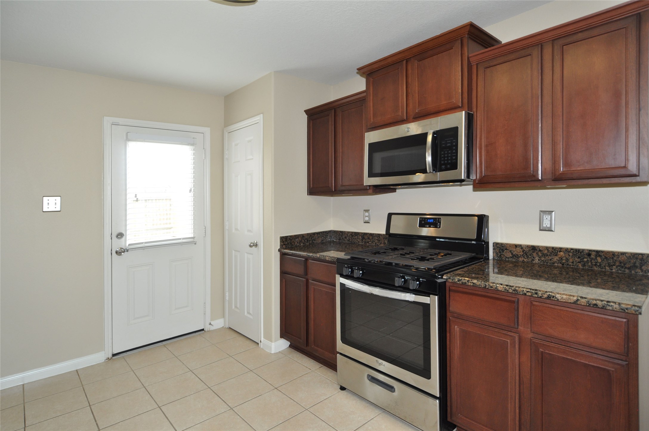 9434 Turquoise Meadow Lane Rosharon, TX 77583 - Photo 12 of 39 Gallery Image 12