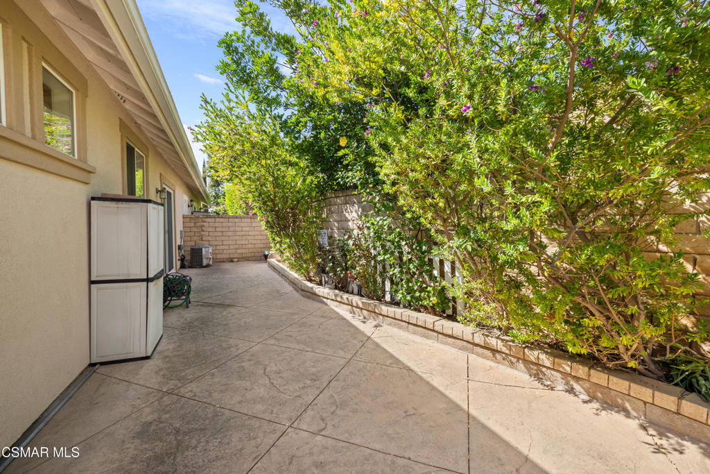 5657 Pansy Street Simi Valley, CA 93063 - Photo 28 of 32 a view of a back yard from a balcony