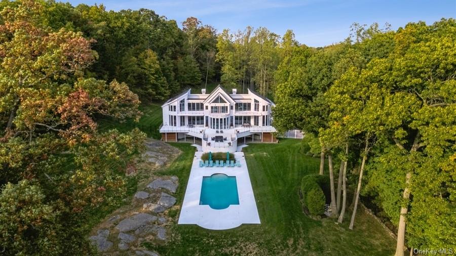 18 Bramblebush Road, CrotononHudson, NY 10520 Compass