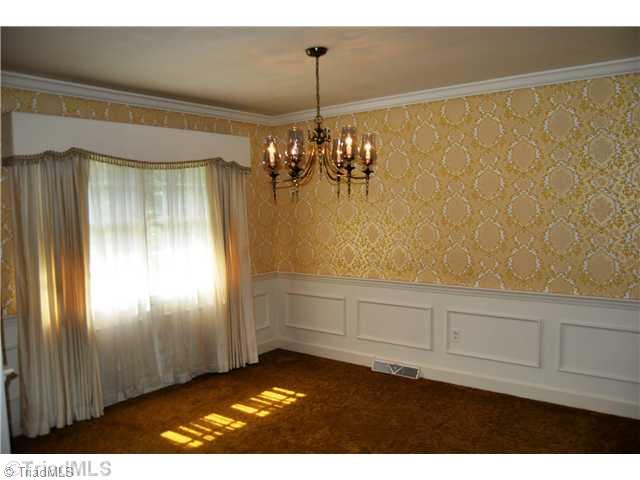 7976 Idols Road Clemmons, NC 27012 - Photo 3 of 14 Dining Room.