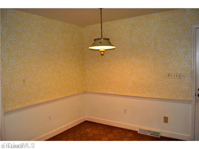7976 Idols Road Clemmons, NC 27012 - Photo 5 of 14 Breakfast.