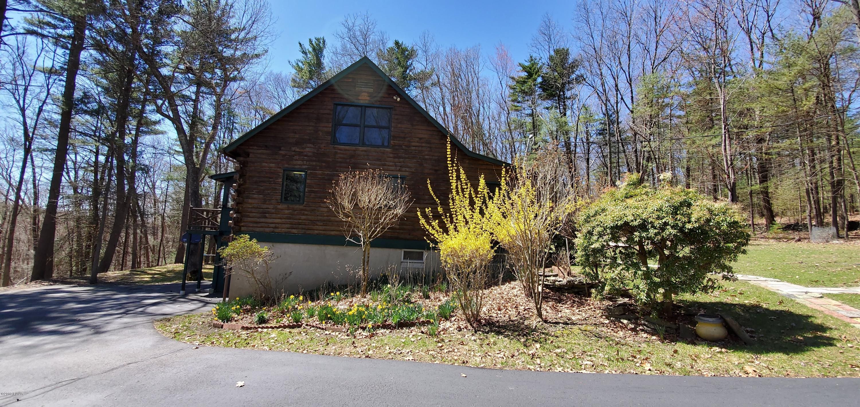 118 Stonefield Road Milford, PA 18337 - Photo 25 of 26 side yard