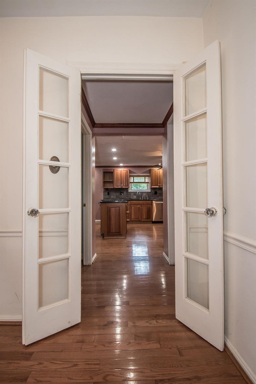 1518 Nagel Road Cincinnati, OH 45255 - Photo 11 of 42 Gallery Image 11