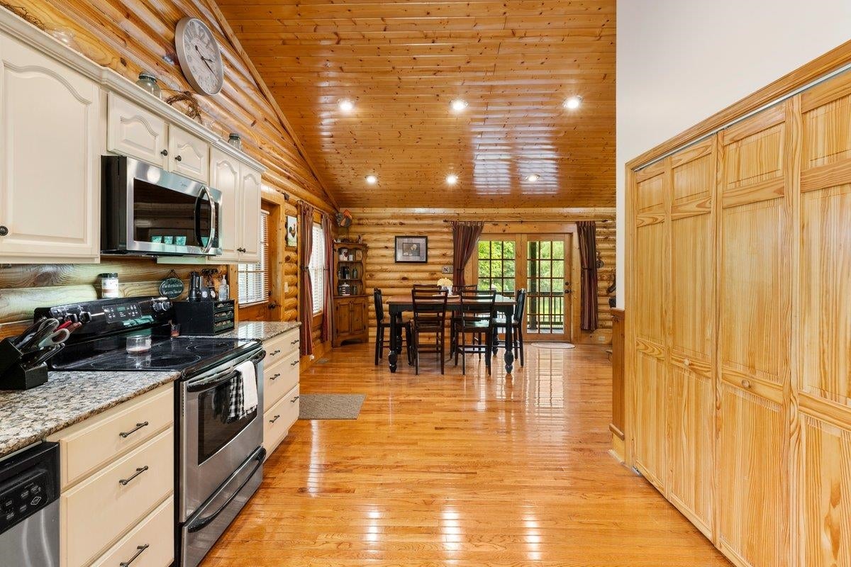 2595 Split Rail Road Shawsville, VA 24162 - Photo 22 of 86 Gallery Image 22