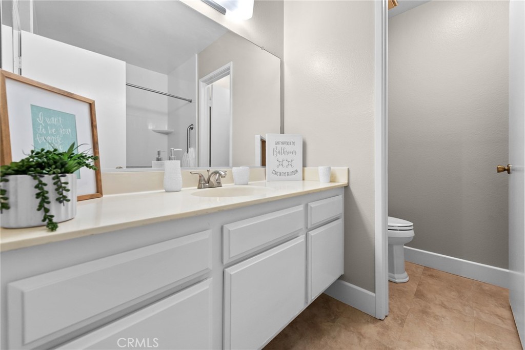 4679 Maxwell Court Riverside, CA 92501 - Photo 18 of 45 Primary bathroom