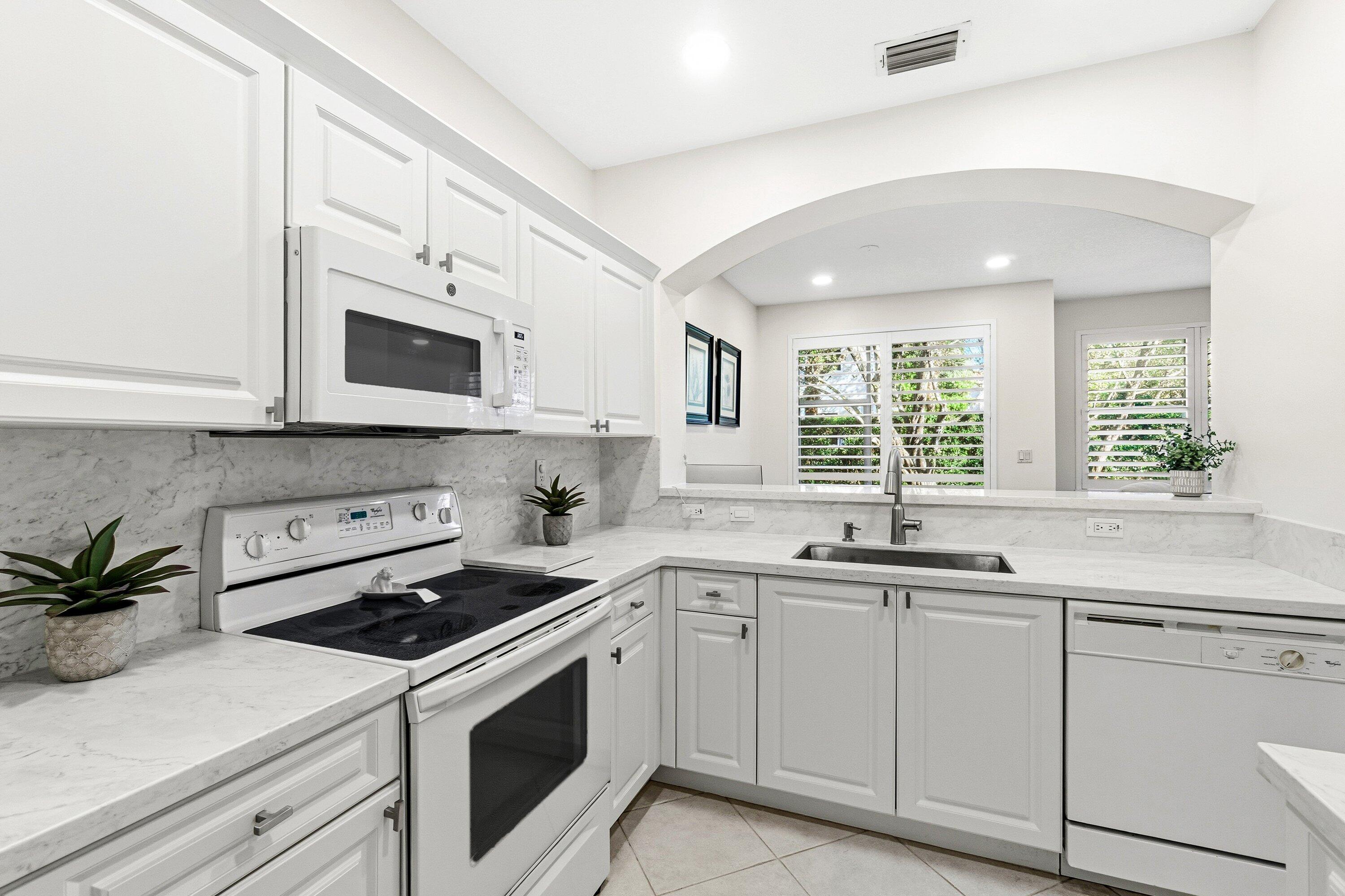 139 Coconut Key Lane Delray Beach, FL 33484 - Photo 10 of 42 018-139CoconutKeyLane-DelrayBeach-FL-334