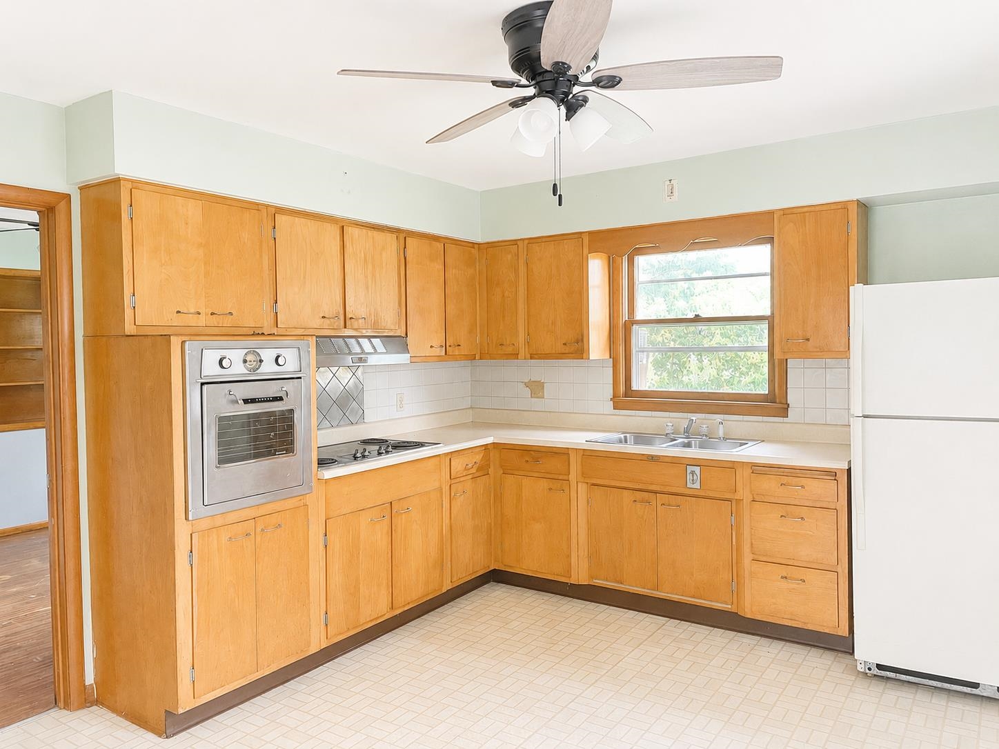 308 West Logan Street Forreston, IL 61030 - Photo 3 of 15