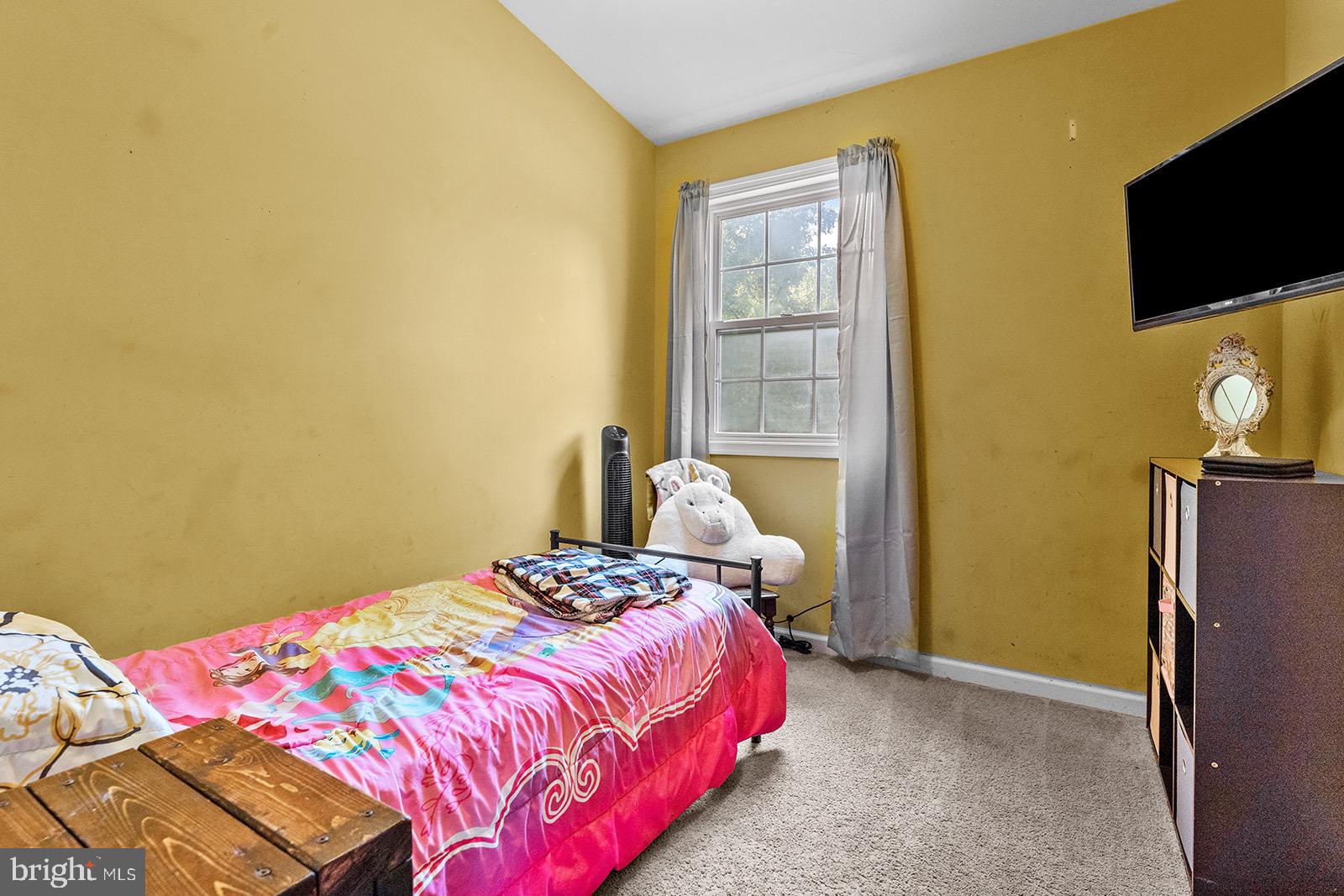 12483 Newland Road Warsaw, VA 22572 - Photo 27 of 38 3rd Bedroom