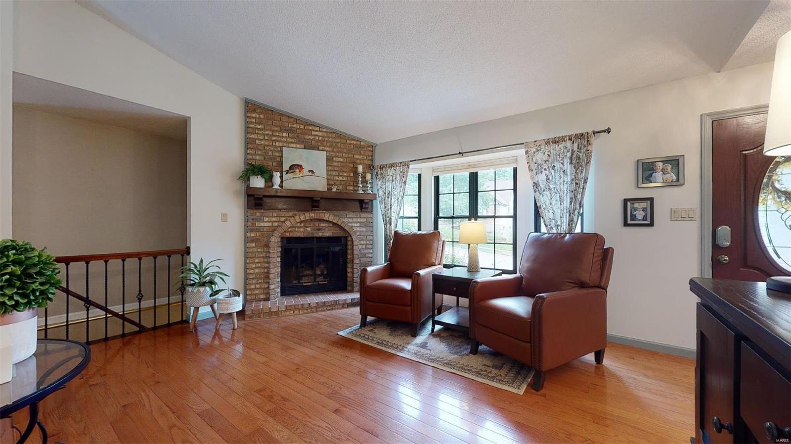 7047 Chalkstone Road St. Louis, MO 63129 - Photo 4 of 44 Gallery Image 4
