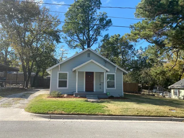 $1,595 | 309 Hobson Street, Weatherford, TX 76086