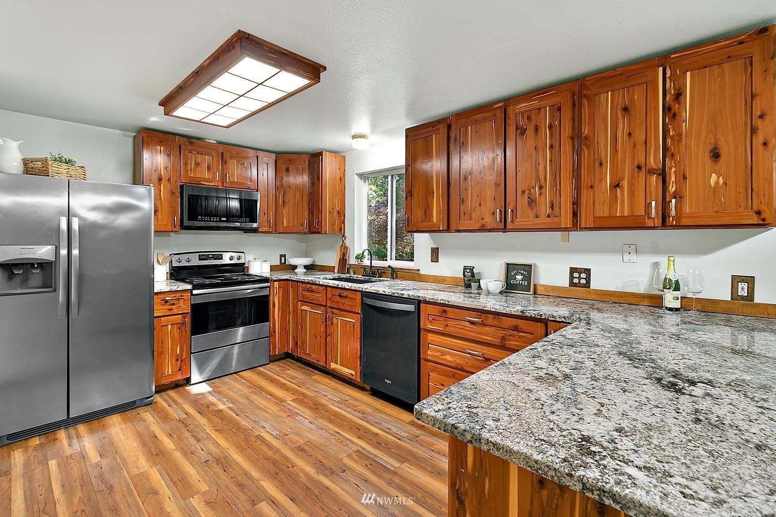 110 Northeast Dogwood Road Belfair, WA 98528 - Photo 7 of 29 Gallery Image 7