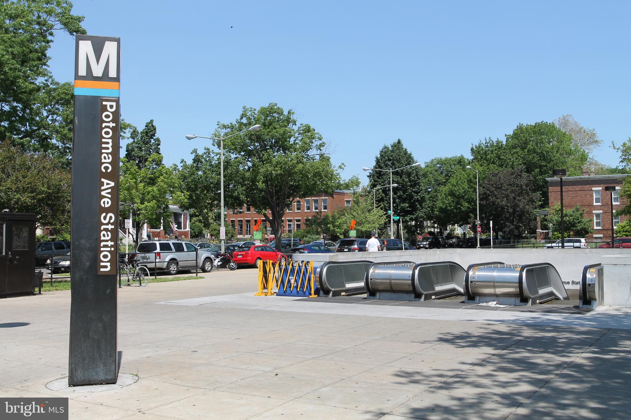 1391 Pennsylvania Ave. Southeast, Unit 403 Washington, DC 20003 - Photo 33 of 34 a view of outdoor space and patio