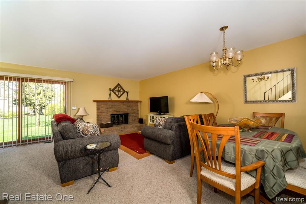 620 Byron Court Rochester Hills, MI 48307 - Photo 5 of 19
