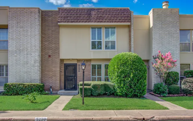 $315,000 | 5230 Woodlawn Place, Bellaire, TX 77401