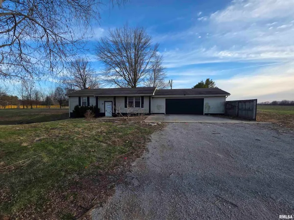 $74,900 | 19931 Highway 123, Petersburg, IL 62675
