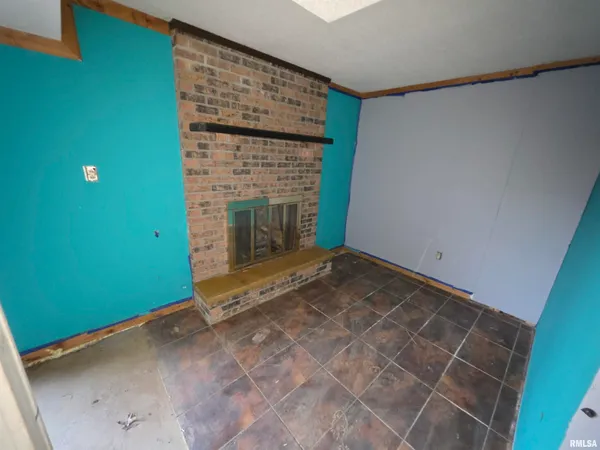 $74,900 | 19931 Highway 123, Petersburg, IL 62675