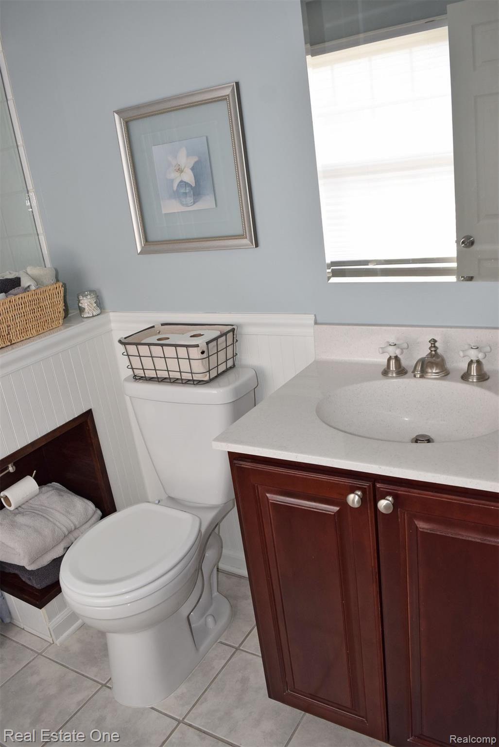 2706 Powderhorn Ridge Road Rochester, MI 48309 - Photo 19 of 48 Master Bathroom