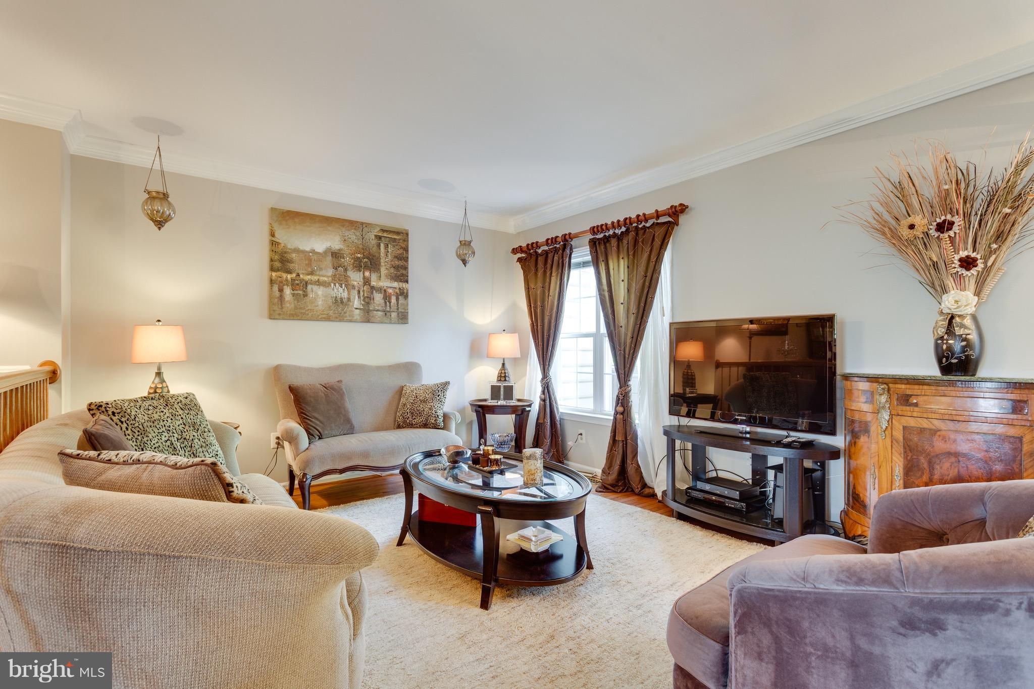 8607 Beech Hollow Lane Springfield, VA 22153 - Photo 10 of 26 Family Room