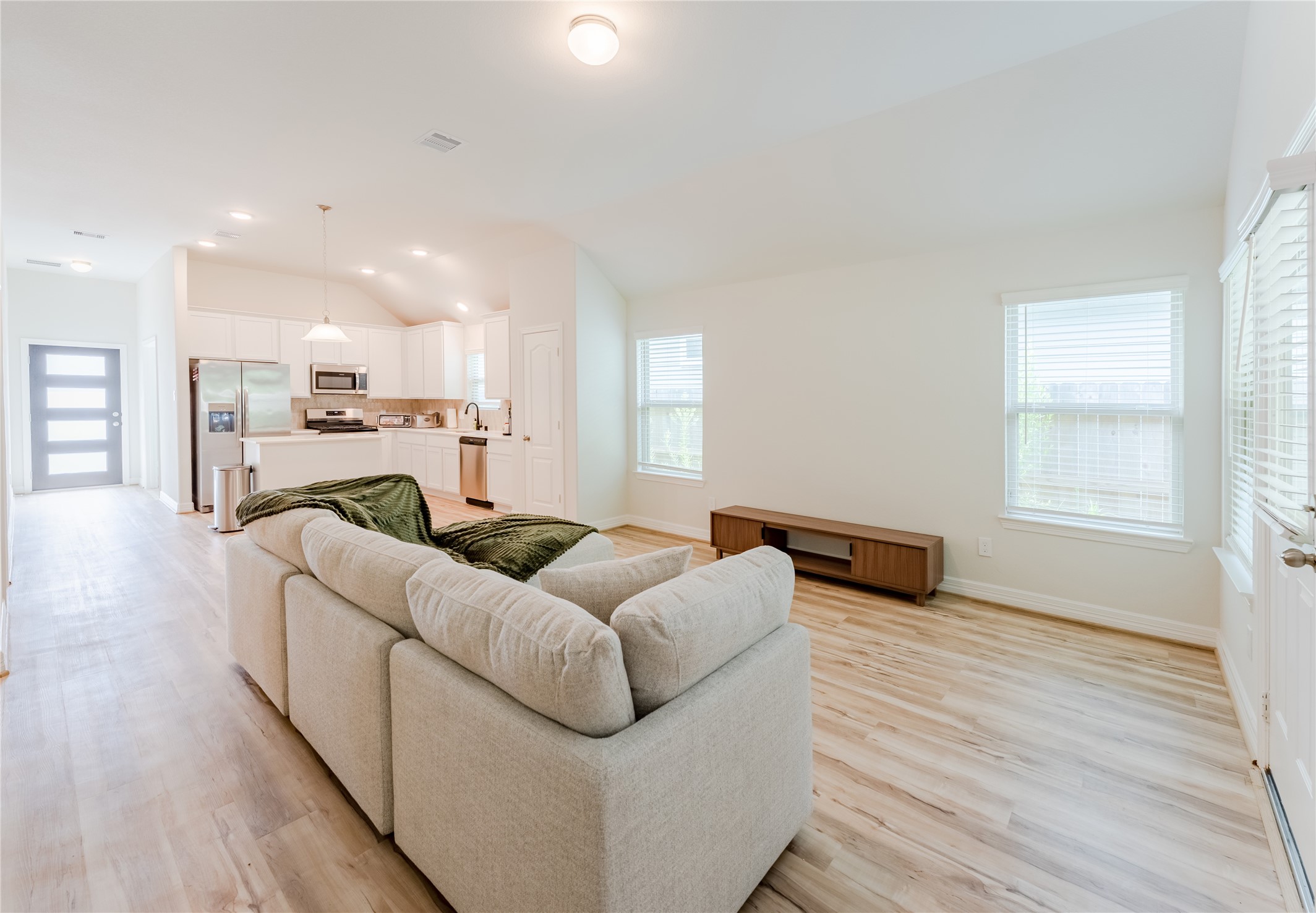 8439 Red Shiner Way Fulshear, TX 77441 - Photo 15 of 26 Living Room