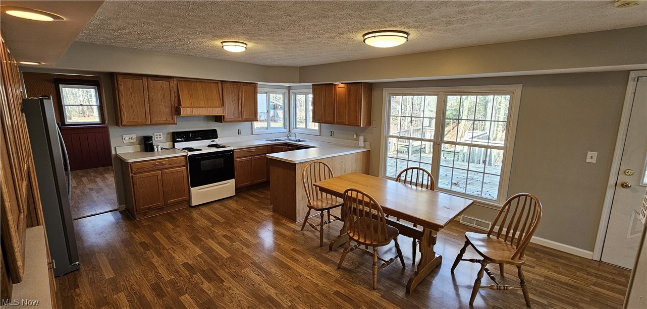 202 Ashtabula Point Rome, OH 44085 - Photo 11 of 41 View of Kitchen from Living room