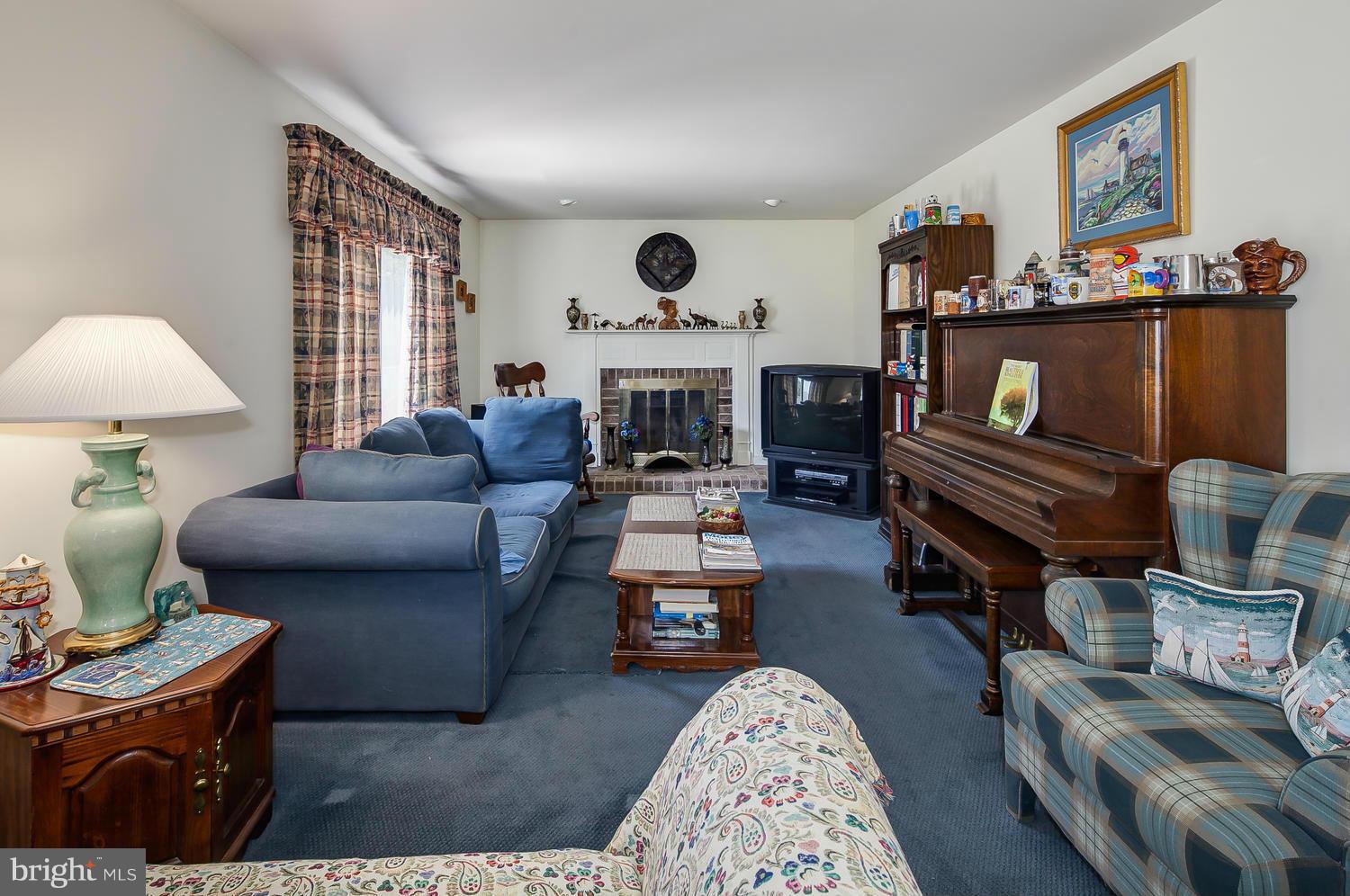 13912 Riding Loop Drive North Potomac, MD 20878 - Photo 13 of 30 Family Room