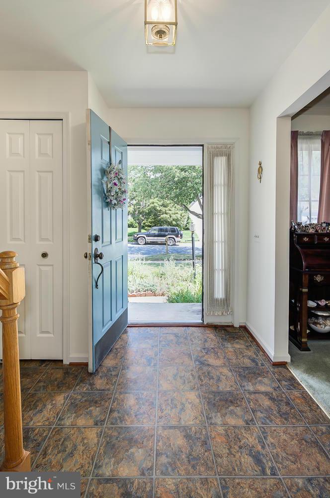 13912 Riding Loop Drive North Potomac, MD 20878 - Photo 3 of 30 Interior (General)