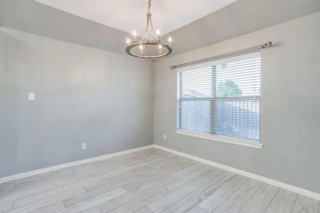 $350,000 | 621 Daniel Drive, Burleson, TX 76028