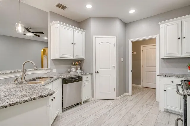 $350,000 | 621 Daniel Drive, Burleson, TX 76028