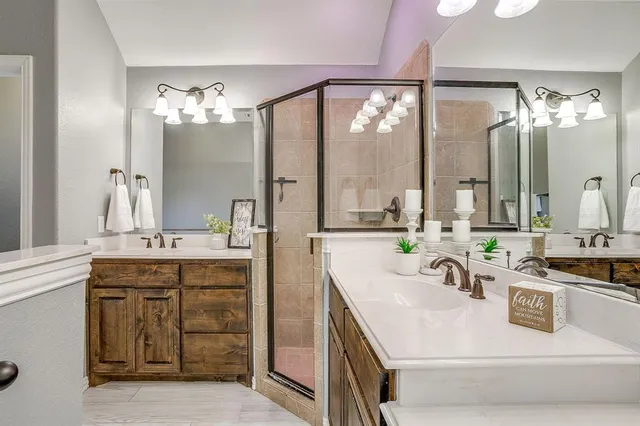 $350,000 | 621 Daniel Drive, Burleson, TX 76028